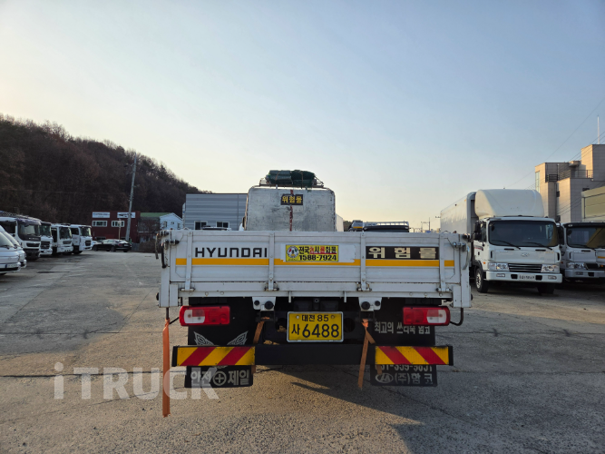 현대 메가트럭 300 앞축 카고 7.5톤 오토 5