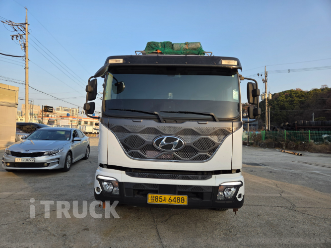 현대 메가트럭 300 앞축 카고 7.5톤 오토 1