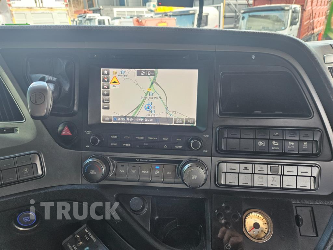 현대 엑시언트 암롤 520 24톤 수동 앞축 8