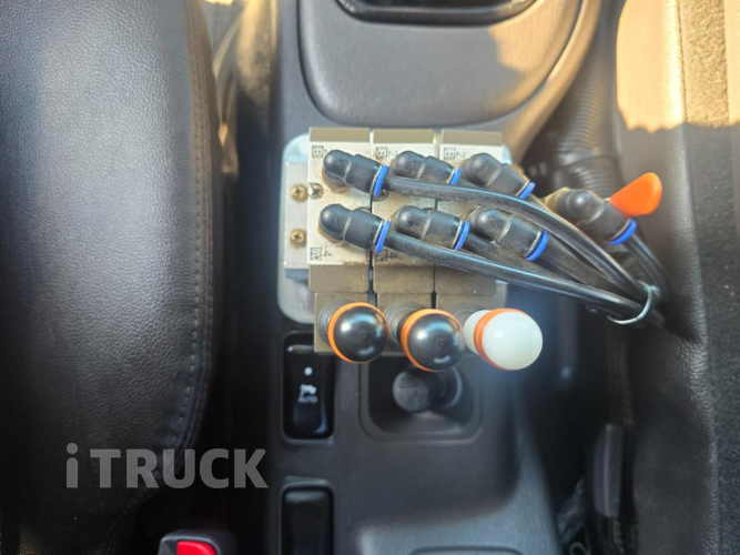 현대 메가트럭 암롤 5톤 수동 앞축 10