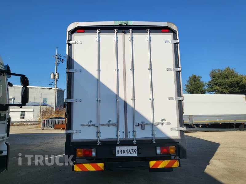 현대 메가트럭 270 후축 윙바디 7.5톤 수동 3