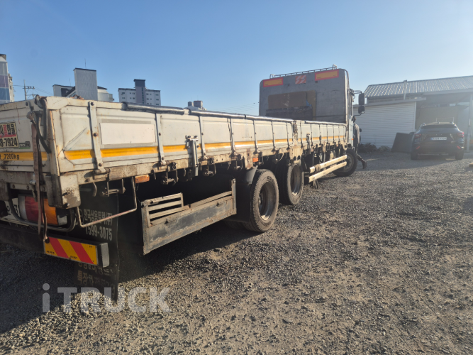 현대 메가트럭 280 앞축 카고 4.5톤 수동 3