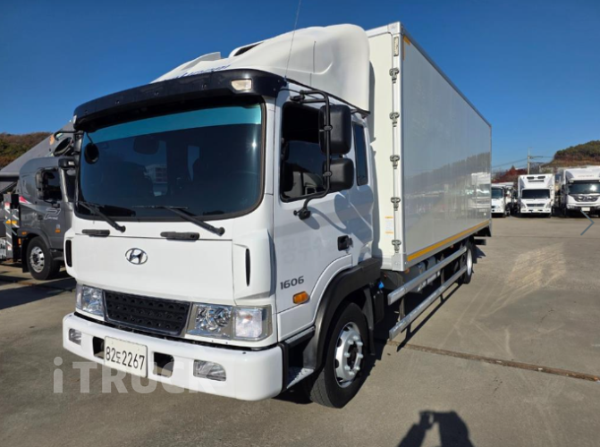 현대 메가트럭 단바리 냉동탑 5톤 수동