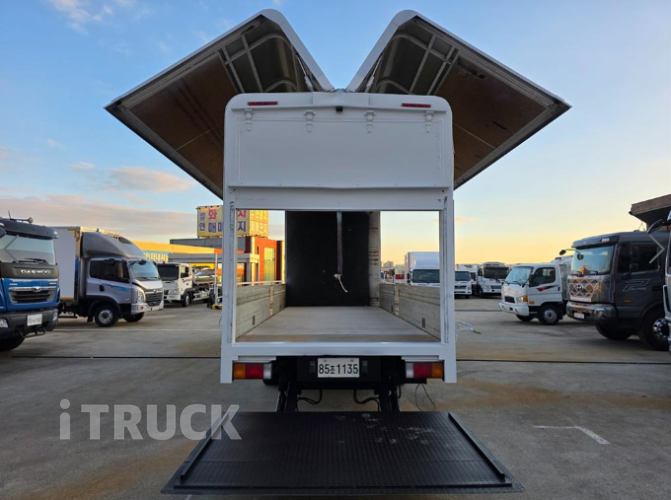 현대 메가트럭 280 단바리 윙바디 5톤 수동 11