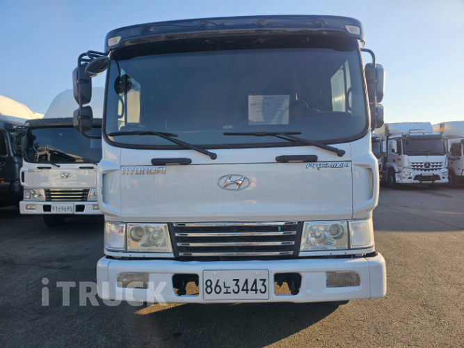 현대 메가트럭 250 앞축 카고 4.5톤 수동 1