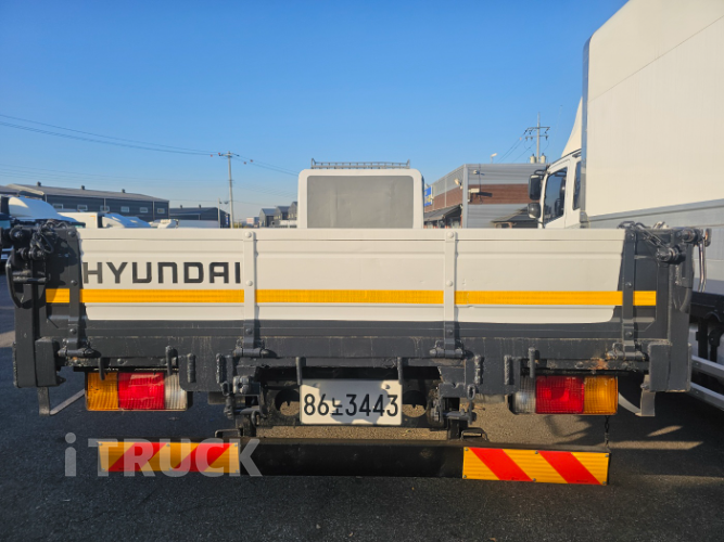 현대 메가트럭 250 앞축 카고 4.5톤 수동 4