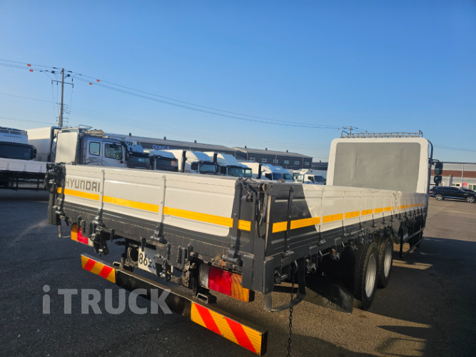 현대 메가트럭 250 앞축 카고 4.5톤 수동 3