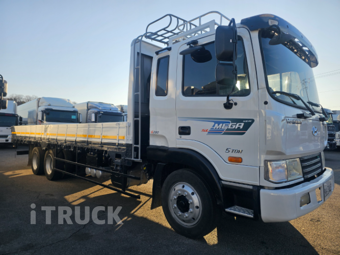 현대 메가트럭 250 앞축 카고 4.5톤 수동 2