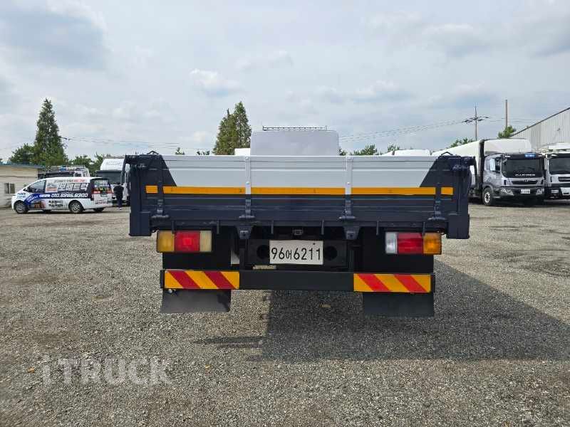 현대 메가트럭 250 앞축 카고 4.5톤 수동 2