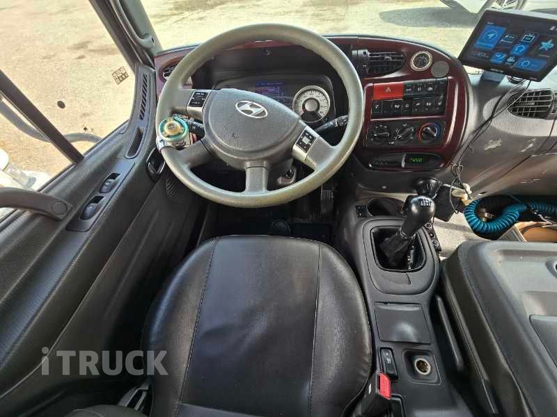 현대 메가트럭 250 앞축 카고 4.5톤 수동 7