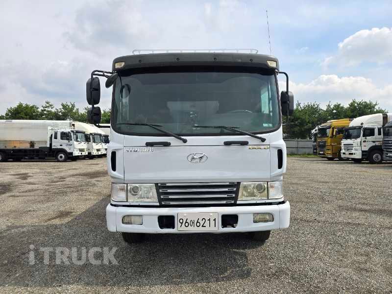 현대 메가트럭 250 앞축 카고 4.5톤 수동 3