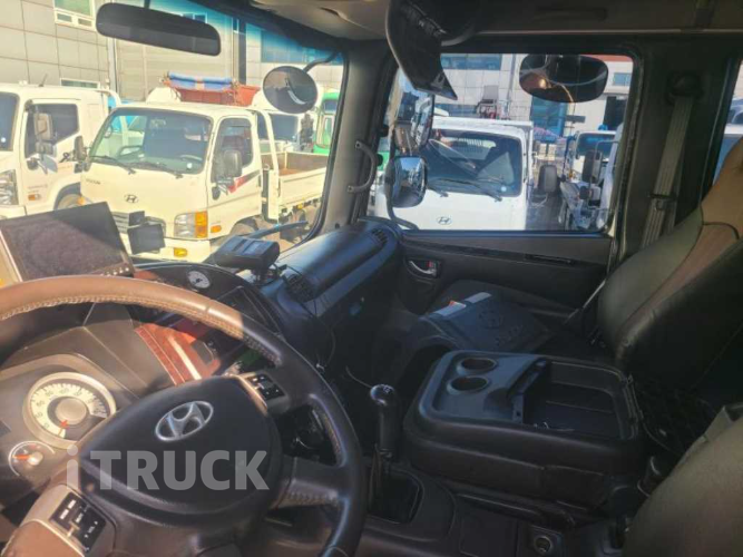 현대 메가트럭 280 후축 냉동탑 5톤 수동 13