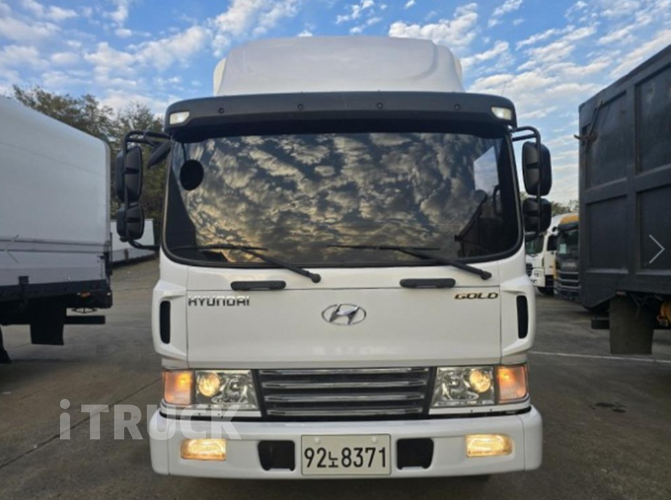 현대 메가트럭 280 단바리 윙바디 4.5톤 수동 1