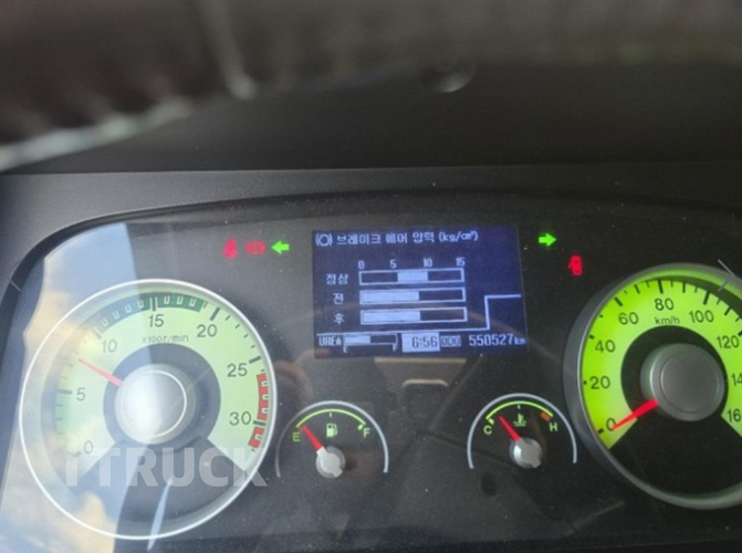 현대 메가트럭 280 단바리 윙바디 4.5톤 수동 13