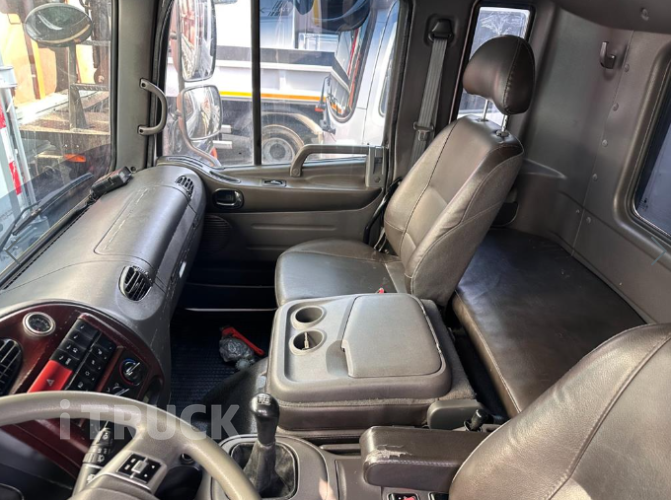 현대 메가트럭 250 후축 윙바디 5톤 수동 10