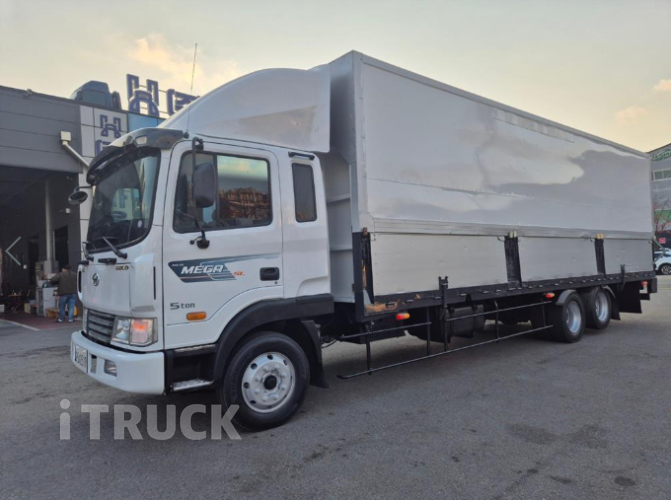 현대 메가트럭 250 후축 윙바디 5톤 수동