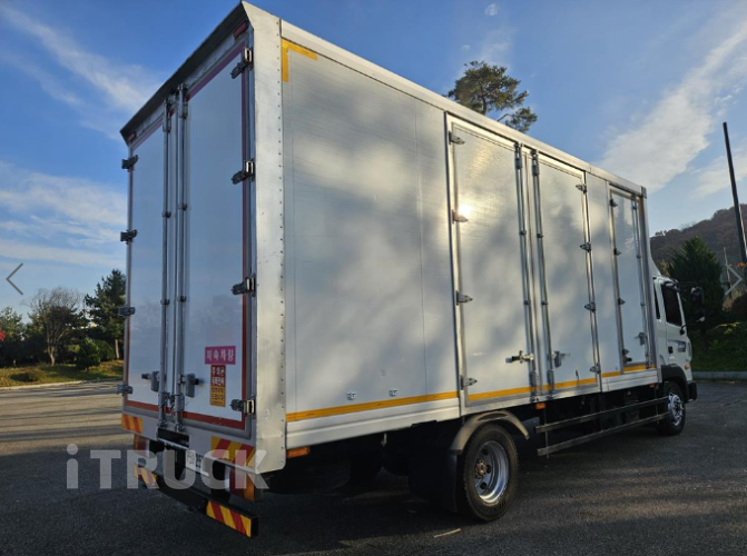 현대 메가트럭 260 단바리 익스하이탑 5톤 수동 5