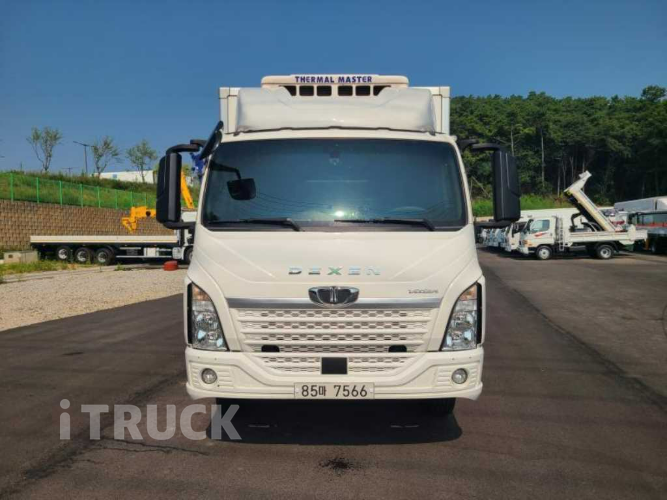 타타대우 더쎈 4톤 광폭 탑 투냉 1