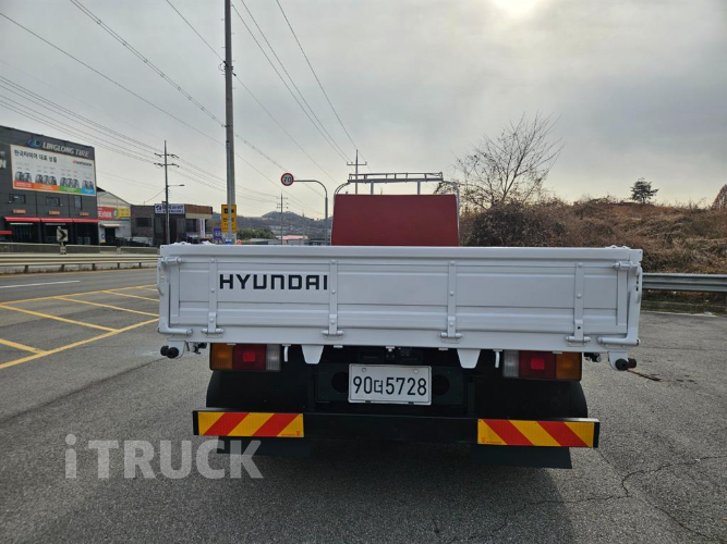 현대 메가트럭 280 후축 카고 4.5톤 수동 3