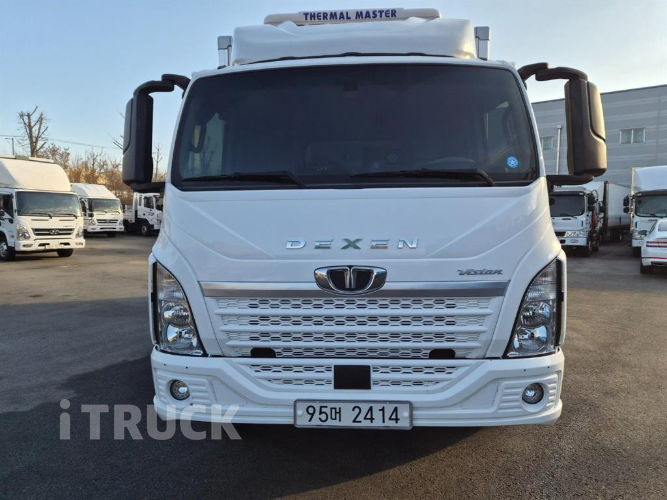 타타대우 더쎈 3.5톤 광폭 냉동탑 투냉 1