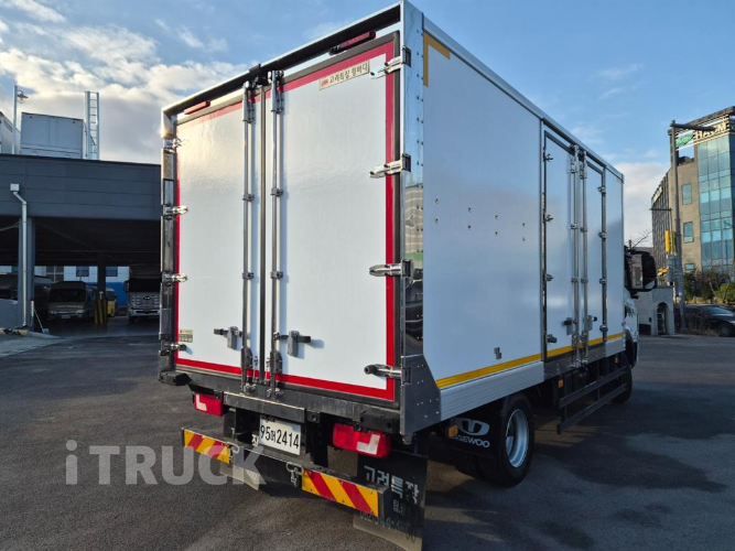 타타대우 더쎈 3.5톤 광폭 냉동탑 투냉 7