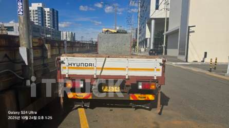 현대 메가트럭 280 앞축 카고 4.5톤 수동 1