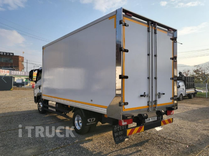 타타대우 더쎈 3.5톤 광폭 냉동탑 4