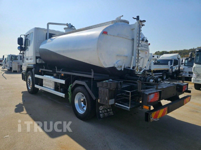 타타대우 버큠로리 노부스 스텐탱크 8,600L 수동 7
