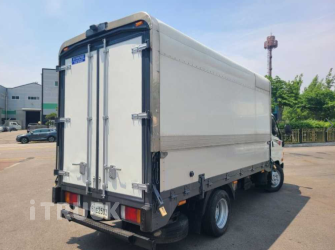 현대 마이티큐티 2.5톤 윙바디 5