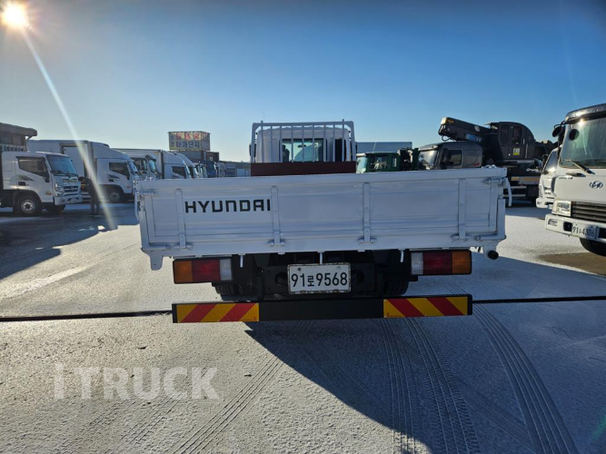 현대 메가트럭 260 단바리 카고 5톤 수동 3