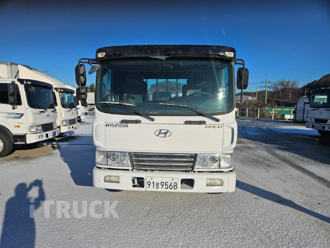 현대 메가트럭 260 단바리 카고 5톤 수동 1