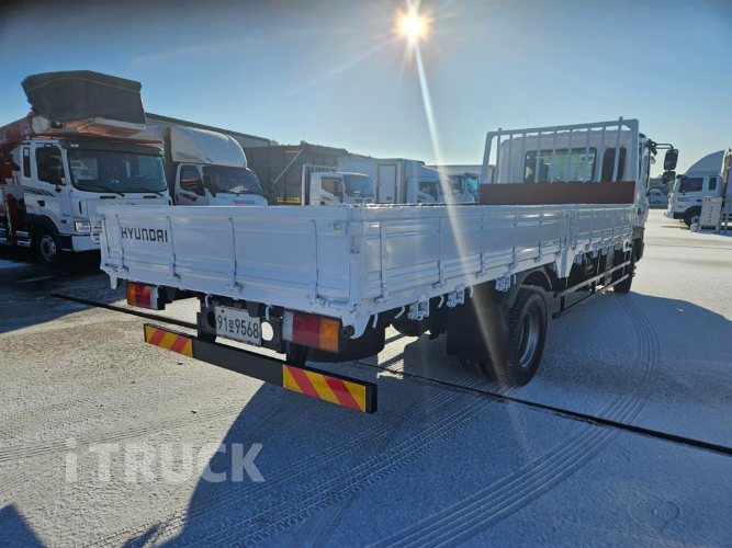 현대 메가트럭 260 단바리 카고 5톤 수동 5
