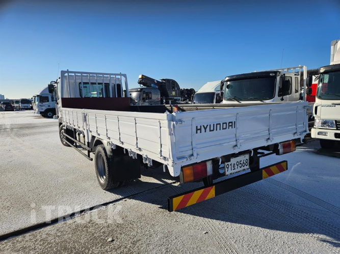 현대 메가트럭 260 단바리 카고 5톤 수동 3