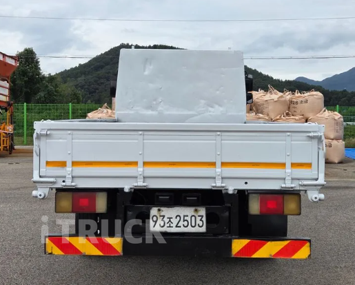 현대 메가트럭 250 단바리 카고 4.5톤 수동 3