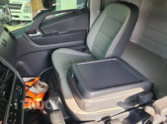 현대 올뉴마이티 3.5톤 광폭 냉동탑 9