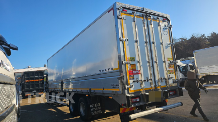 볼보 FE 350 후축 윙바디 8.5톤 오토 2