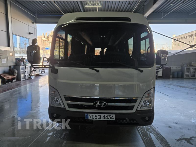 현대 버스 25인승 1