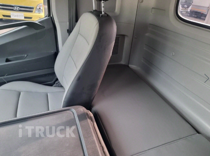 현대 마이티와이드 2.5톤 광폭 카고 슈퍼캡 11