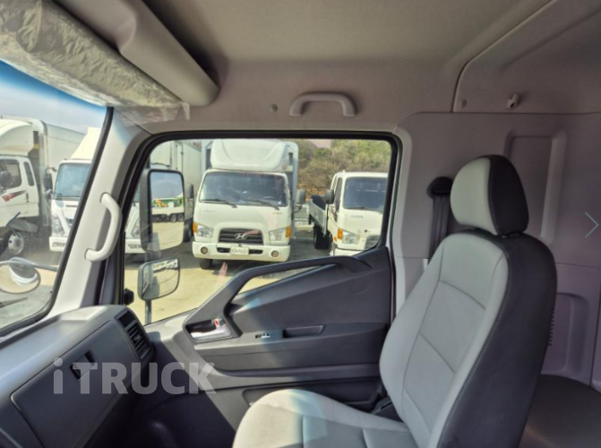 현대 마이티와이드 3.5톤 광폭 카고 슈퍼캡 9