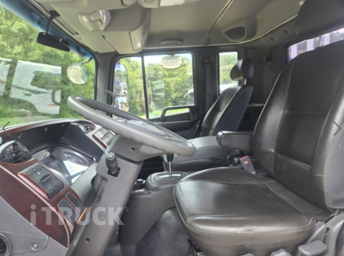 현대 메가트럭 250 단바리 카고 5톤 오토 11