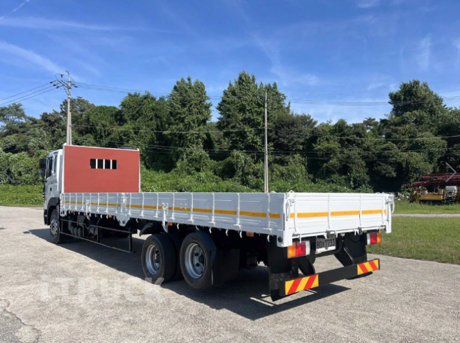 현대 메가트럭 와이드캡 300 후축 카고 5톤 수동 3