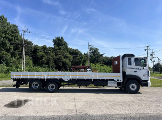 현대 메가트럭 와이드캡 300 후축 카고 5톤 수동 2