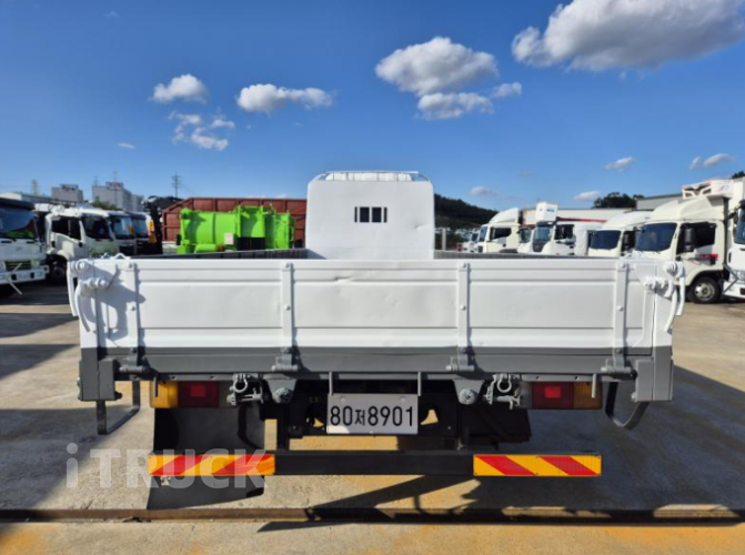 현대 메가트럭 280 앞축 카고 5톤 수동 7