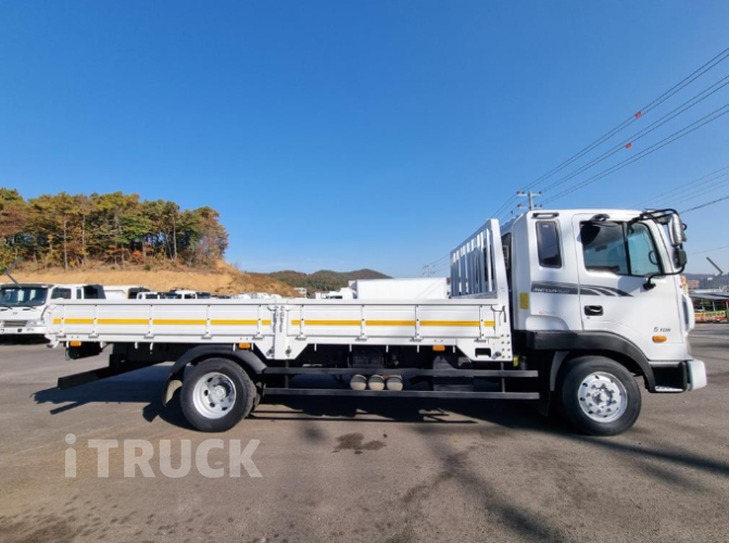 현대 메가트럭 260 단바리 카고 5톤 수동 6