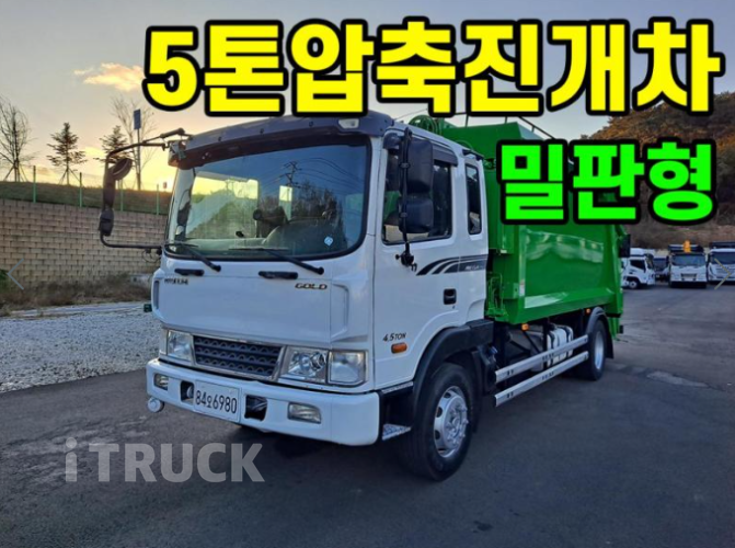 현대 압축진개 메가트럭 5톤 밀판식 배출 2