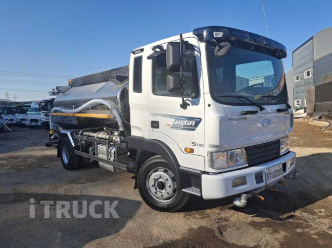 현대 살수차 메가트럭 스텐탱크 7,000L 수동 1