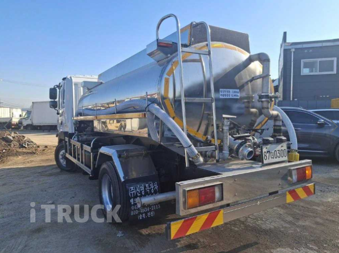 현대 살수차 메가트럭 스텐탱크 7,000L 수동 6