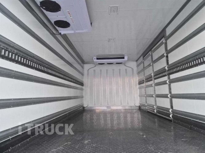 타타대우 더쎈 4톤 광폭 냉동탑 1