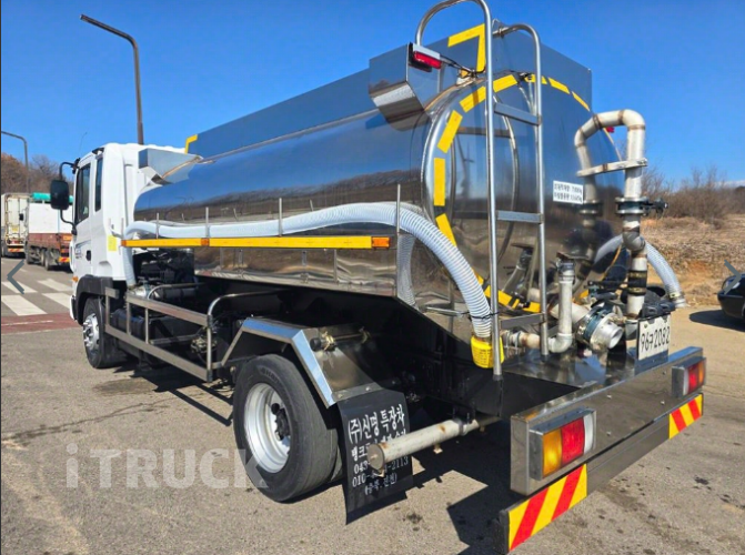 현대 살수차 메가트럭 스텐탱크 7,800L 수동 5