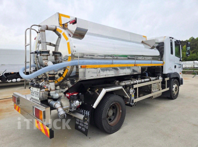 현대 살수차 메가트럭 스텐탱크 7,500L 수동 4